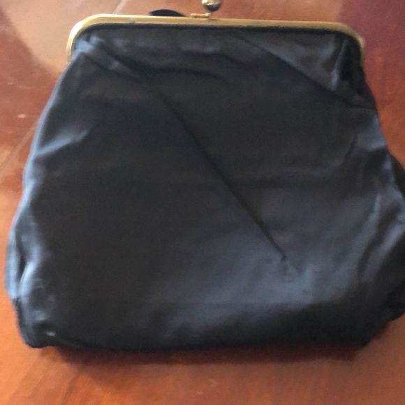 Vintage needlepoint/tapestry black with pink flowers carpet bag - Picture 4 of 10